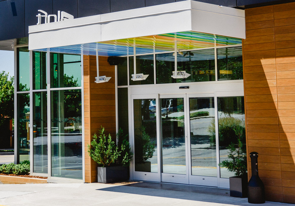 sliding door front entrance in commercial building for aoda compliance